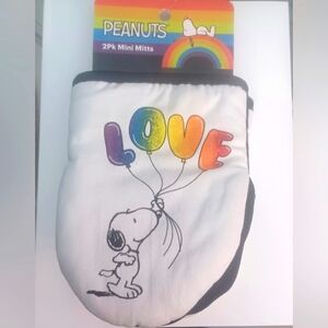 Peanuts Snoopy Love mini oven mitts..set of 2